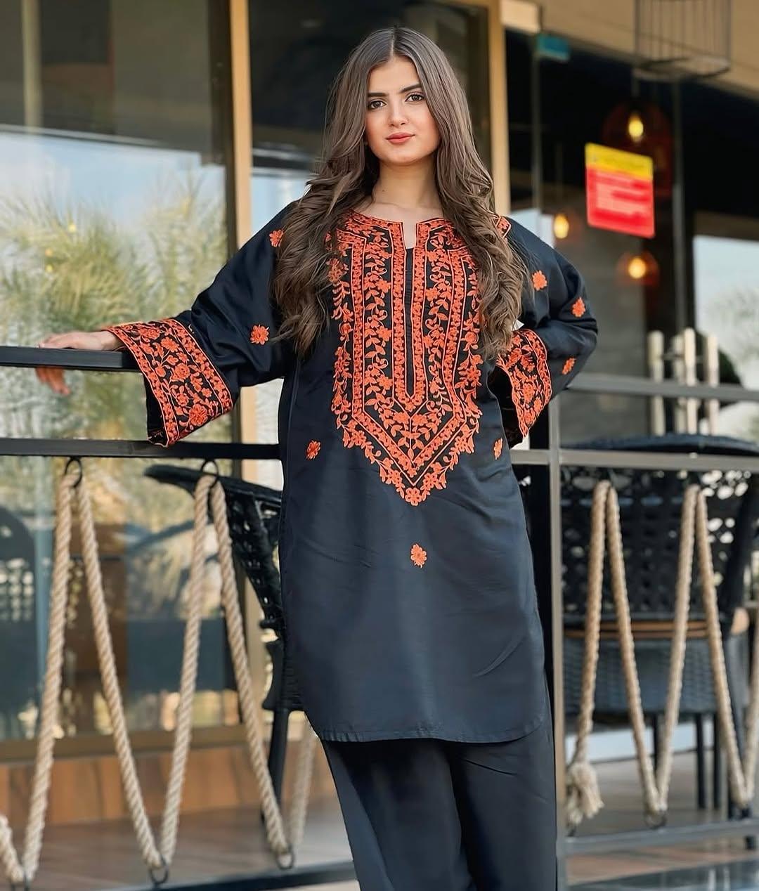 2-Piece Women Stitched Suit